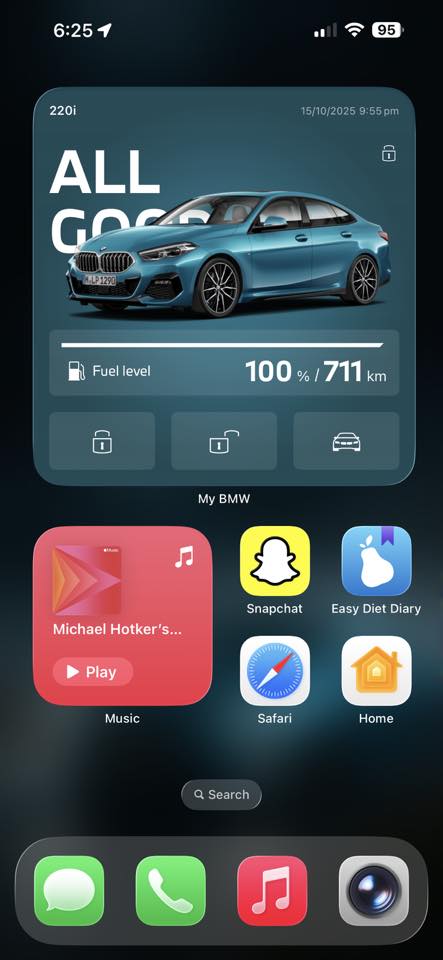 BMW’s widgets are gorgeous. Like Mercedes, BMW have opted for quick action buttons but have used contrast with a lighter touch.