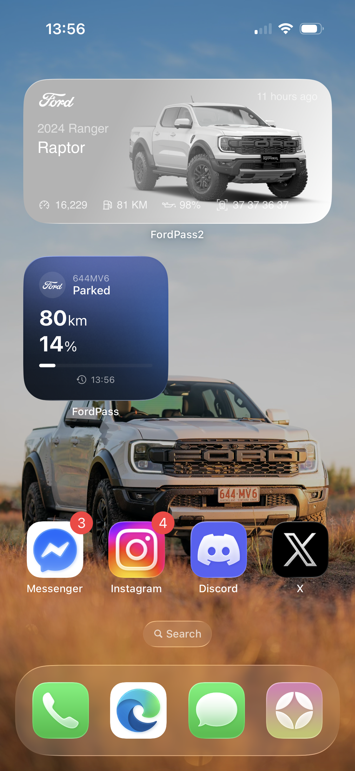 Light mode variant with "Arctic White" vehicle